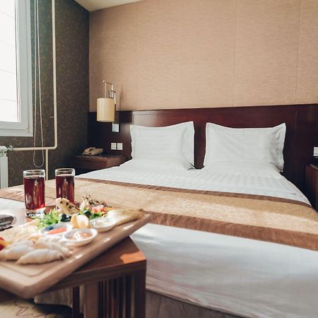 Soluxe Hotel Almaty Eksteriør bilde