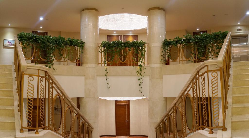 Soluxe Hotel Almaty Eksteriør bilde