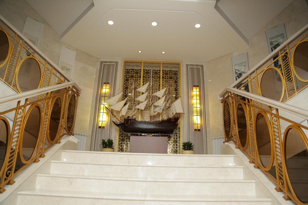 Soluxe Hotel Almaty Eksteriør bilde