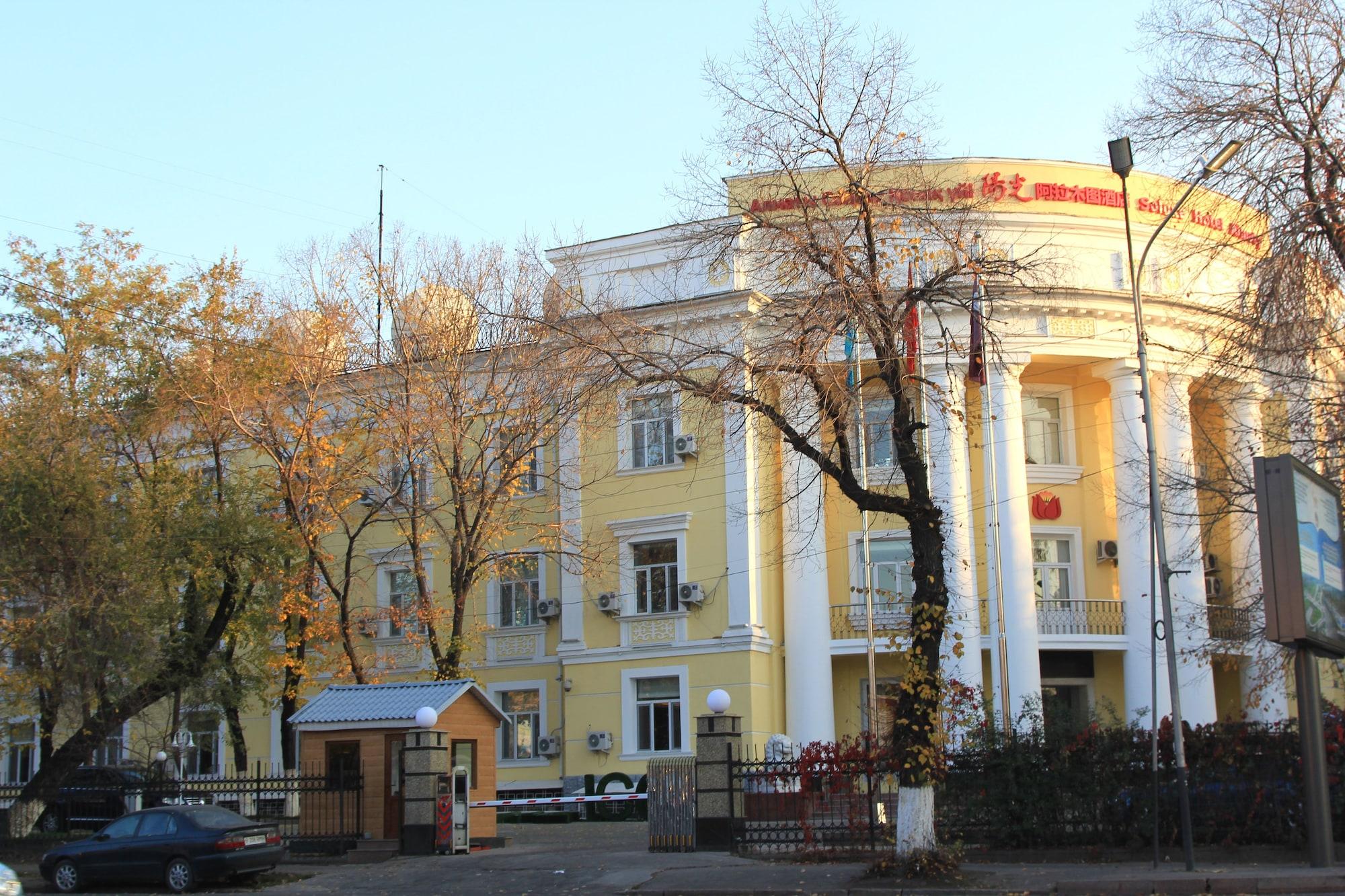 Soluxe Hotel Almaty Eksteriør bilde
