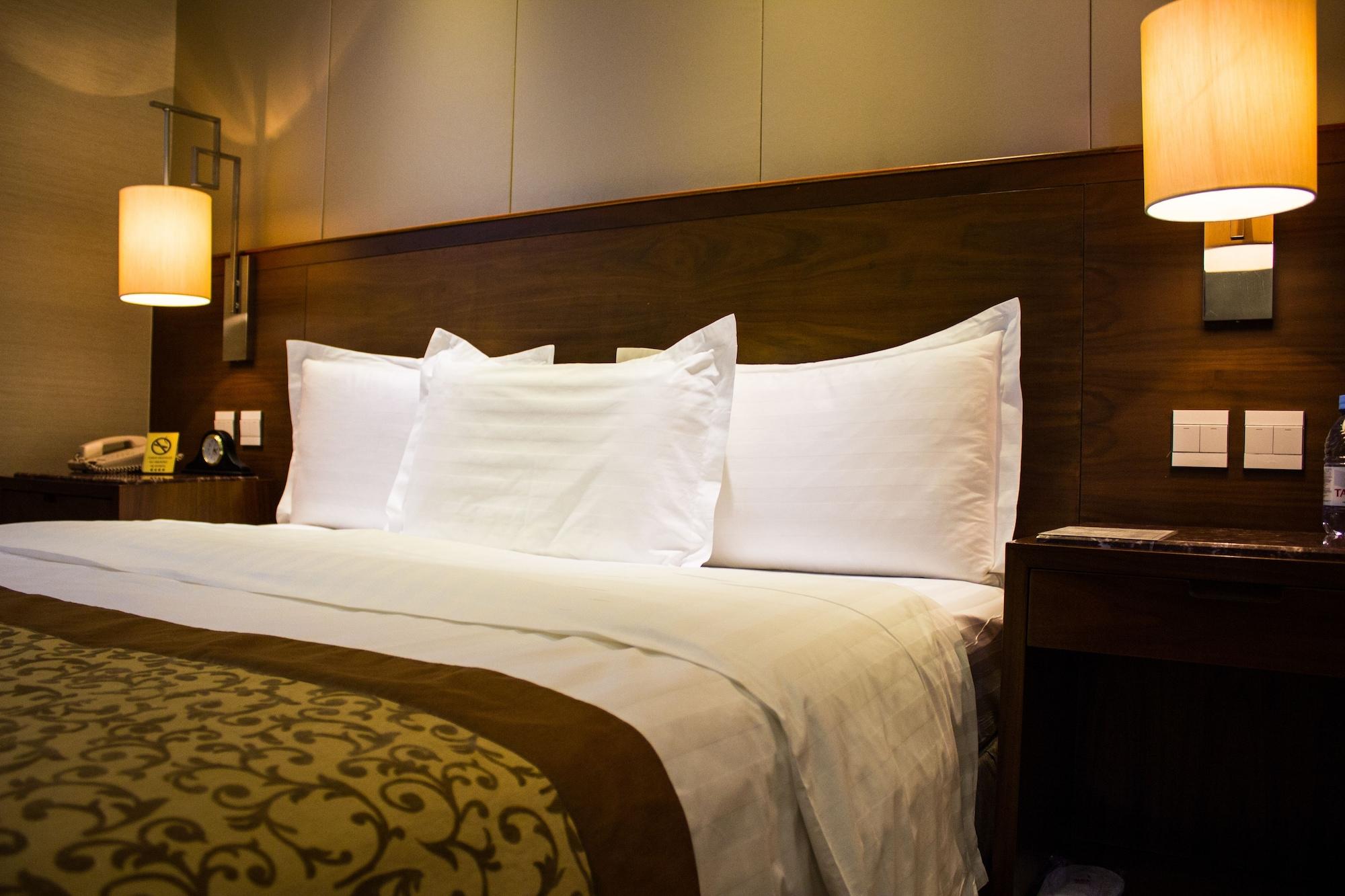 Soluxe Hotel Almaty Eksteriør bilde
