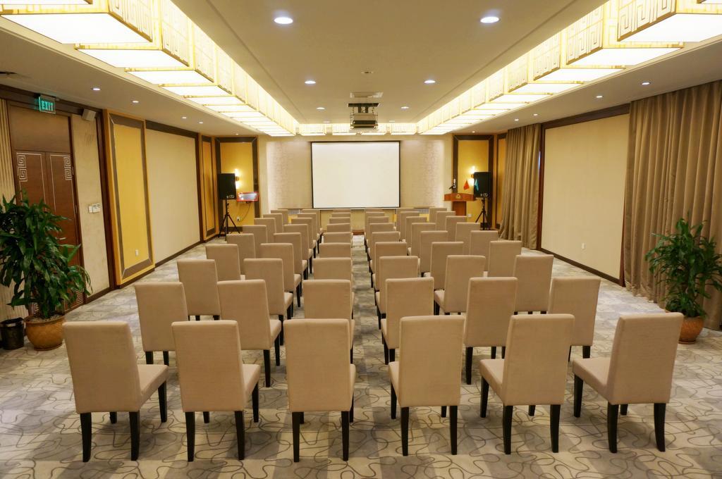 Soluxe Hotel Almaty Eksteriør bilde