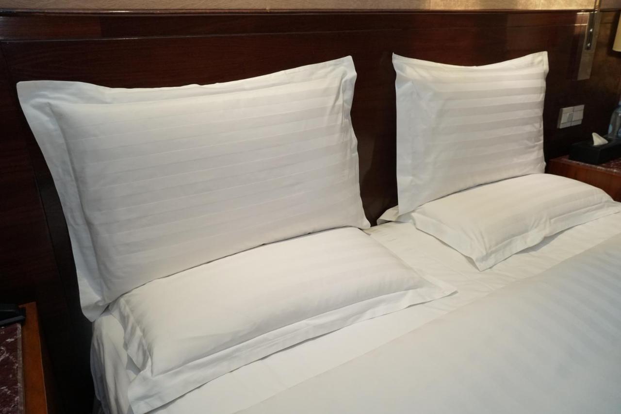 Soluxe Hotel Almaty Eksteriør bilde