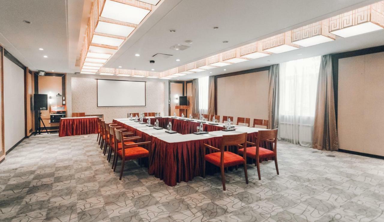 Soluxe Hotel Almaty Eksteriør bilde